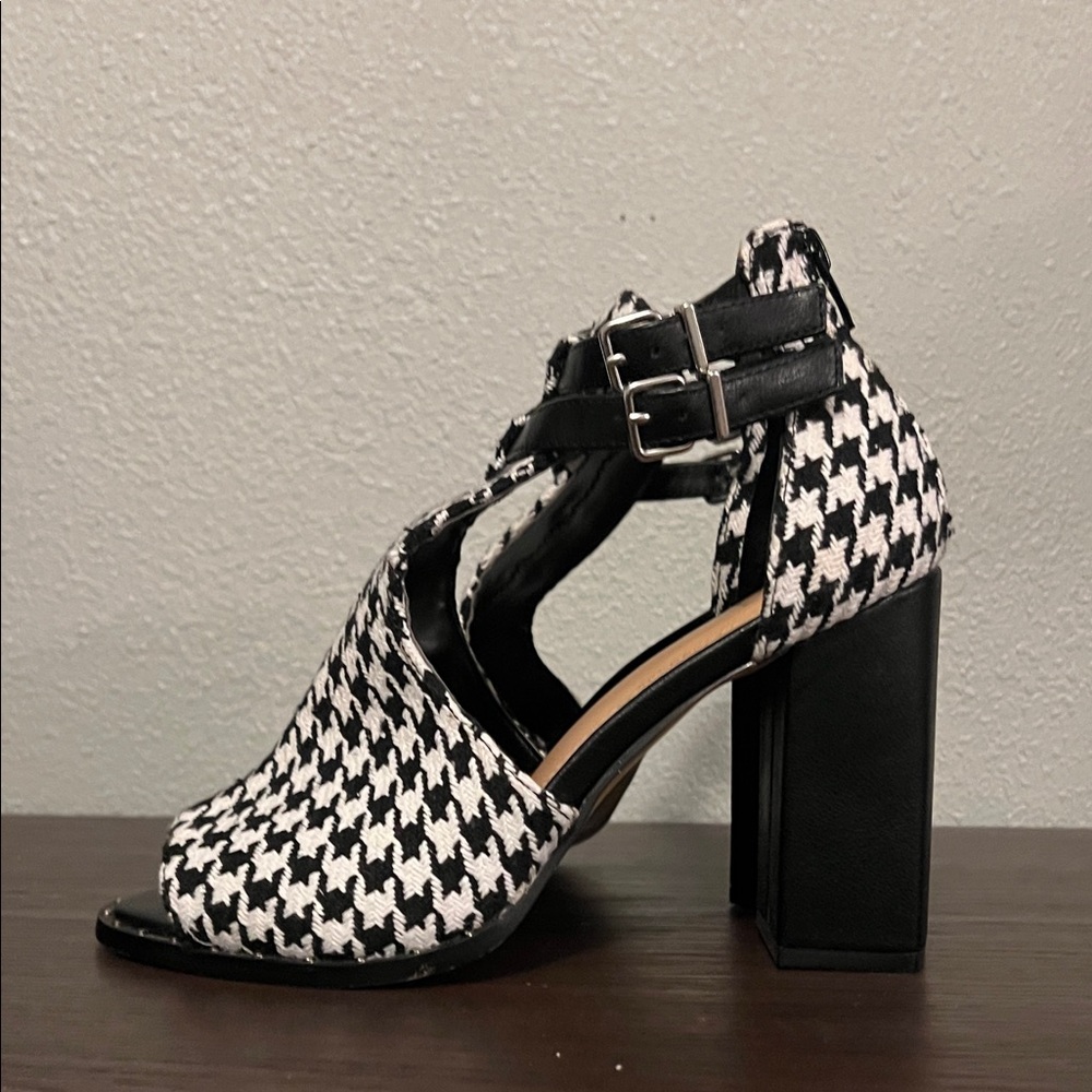 NY&C Houndstooth Peep-Toe Block Heels with Ankle Straps - Black & White - Picture 2 of 8